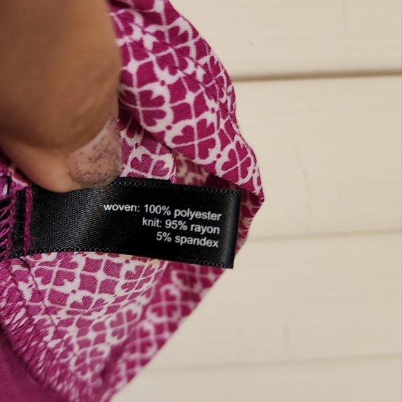 The limited sleeveless tops - Picture 4 of 7